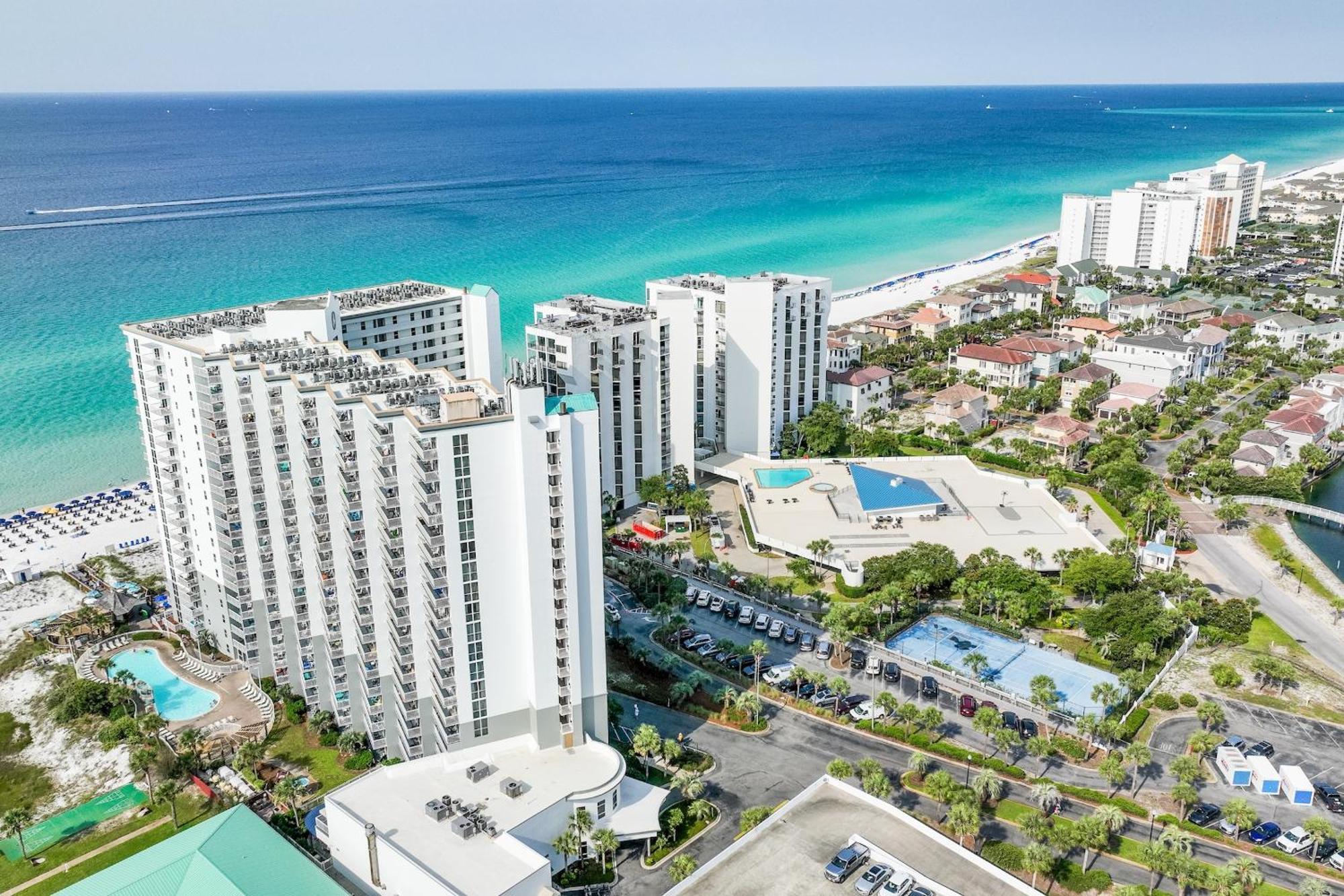 Pelican Beach Resort By Panhandle Getaways Destin Exterior photo