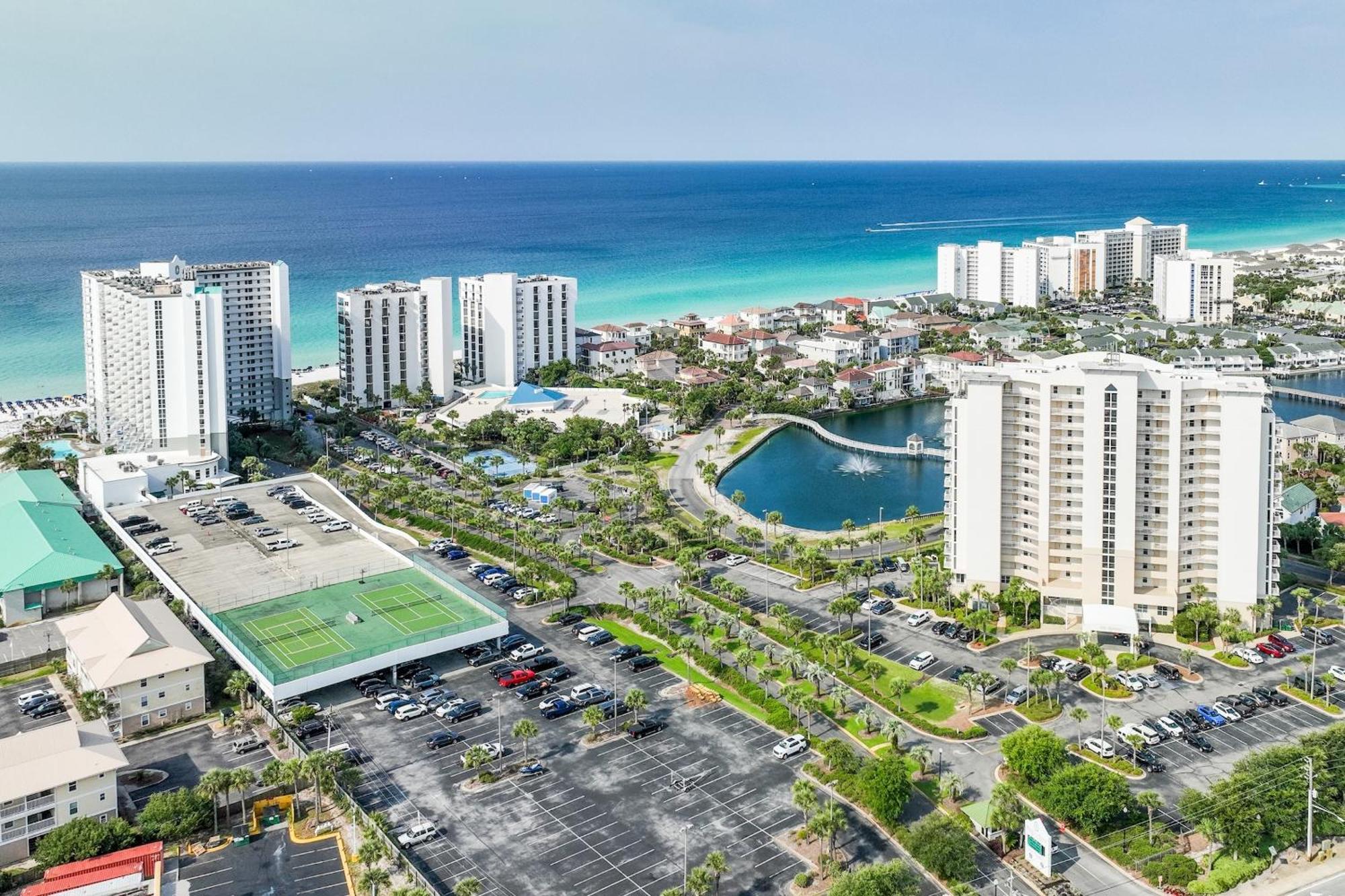 Pelican Beach Resort By Panhandle Getaways Destin Exterior photo