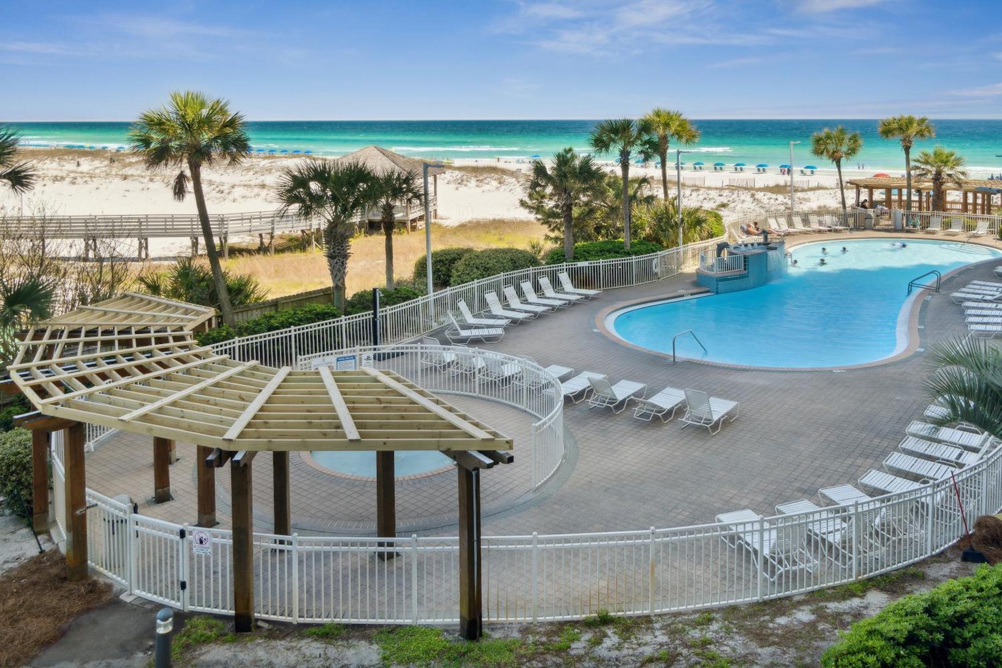 Pelican Beach Resort By Panhandle Getaways Destin Room photo